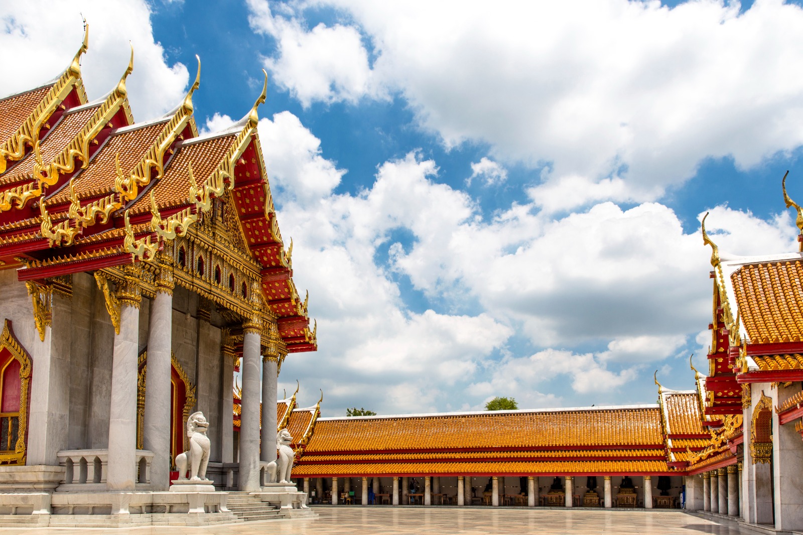 wat benchamabophit bangkok thailand 2026 01 09 11 43 21 utc